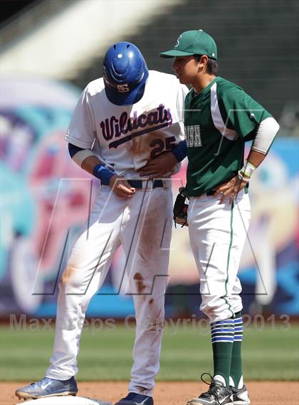 Thumbnail 1 in St. Ignatius vs. Sacred Heart Cathedral (AT&T Park) photogallery.
