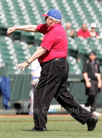 Thumbnail 3 in St. Ignatius vs. Sacred Heart Cathedral (AT&T Park) photogallery.