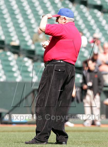 Thumbnail 1 in St. Ignatius vs. Sacred Heart Cathedral (AT&T Park) photogallery.