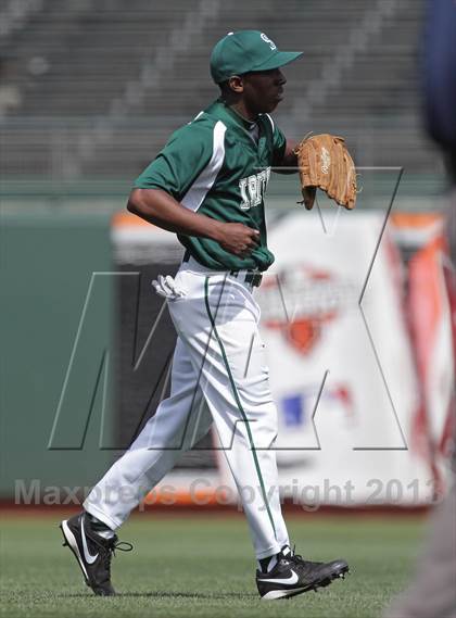 Thumbnail 1 in St. Ignatius vs. Sacred Heart Cathedral (AT&T Park) photogallery.