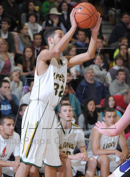 Thumbnail 3 in West Linn vs. South Eugene (Les Schwab Invitational) photogallery.