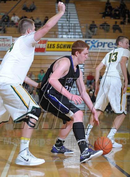 Thumbnail 3 in West Linn vs. South Eugene (Les Schwab Invitational) photogallery.