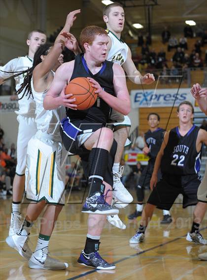 Thumbnail 2 in West Linn vs. South Eugene (Les Schwab Invitational) photogallery.
