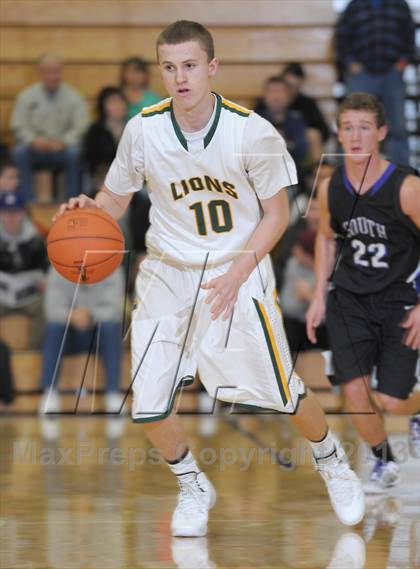 Thumbnail 3 in West Linn vs. South Eugene (Les Schwab Invitational) photogallery.