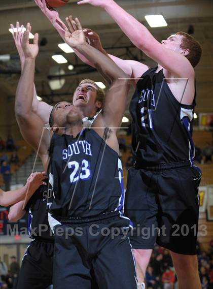 Thumbnail 3 in West Linn vs. South Eugene (Les Schwab Invitational) photogallery.