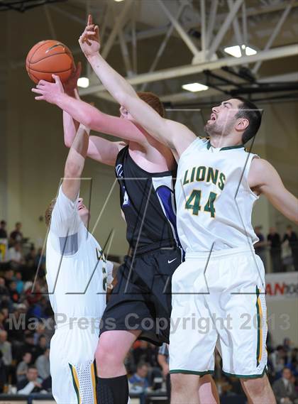 Thumbnail 2 in West Linn vs. South Eugene (Les Schwab Invitational) photogallery.