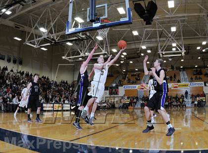 Thumbnail 3 in West Linn vs. South Eugene (Les Schwab Invitational) photogallery.