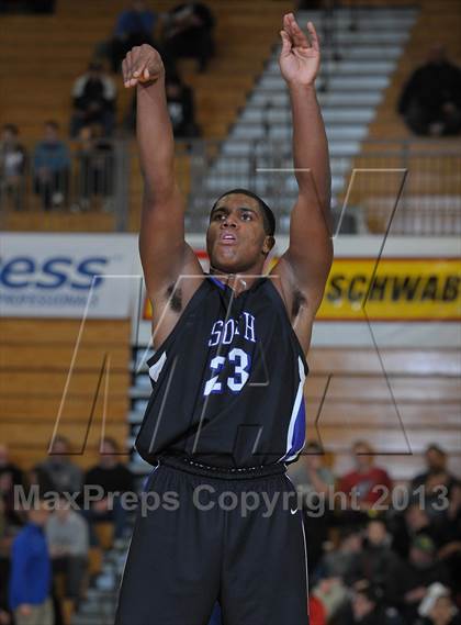 Thumbnail 2 in West Linn vs. South Eugene (Les Schwab Invitational) photogallery.