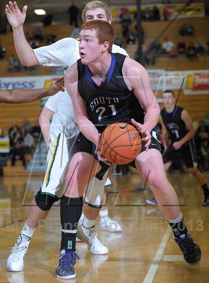 Thumbnail 1 in West Linn vs. South Eugene (Les Schwab Invitational) photogallery.