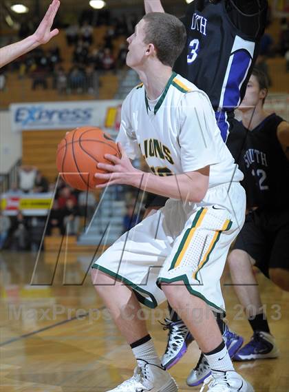 Thumbnail 1 in West Linn vs. South Eugene (Les Schwab Invitational) photogallery.