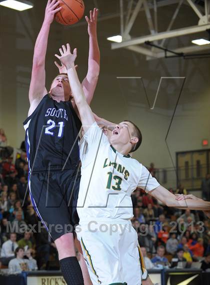 Thumbnail 3 in West Linn vs. South Eugene (Les Schwab Invitational) photogallery.