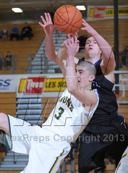 Thumbnail 3 in West Linn vs. South Eugene (Les Schwab Invitational) photogallery.