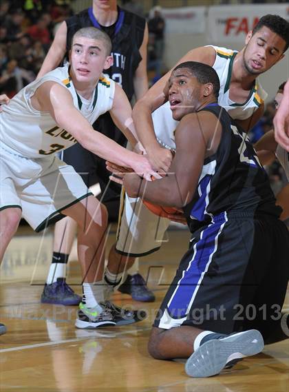 Thumbnail 1 in West Linn vs. South Eugene (Les Schwab Invitational) photogallery.