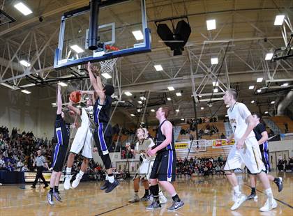 Thumbnail 3 in West Linn vs. South Eugene (Les Schwab Invitational) photogallery.