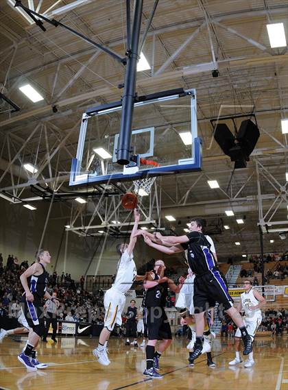 Thumbnail 1 in West Linn vs. South Eugene (Les Schwab Invitational) photogallery.