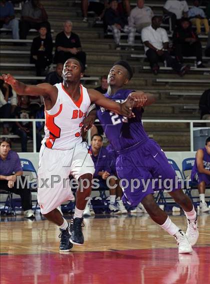 Thumbnail 1 in Warren vs. Fort Bend Bush (McDonald's Texas Invitational) photogallery.