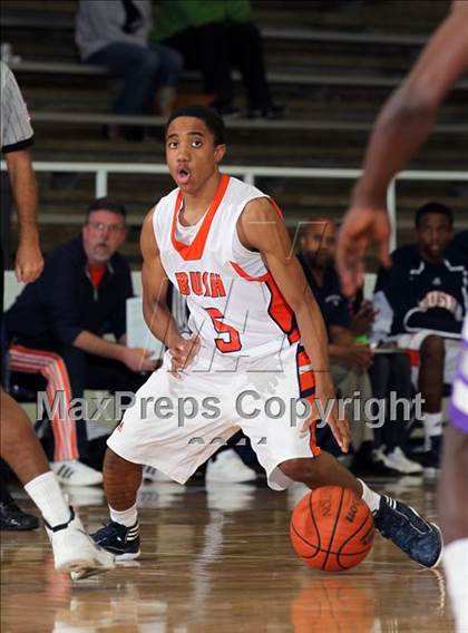 Thumbnail 2 in Warren vs. Fort Bend Bush (McDonald's Texas Invitational) photogallery.