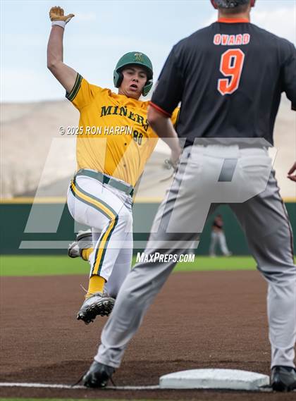 Thumbnail 1 in Douglas @ Bishop Manogue photogallery.