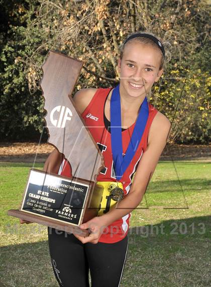 Thumbnail 2 in CIF State Cross Country Championships (Girls Awards) photogallery.
