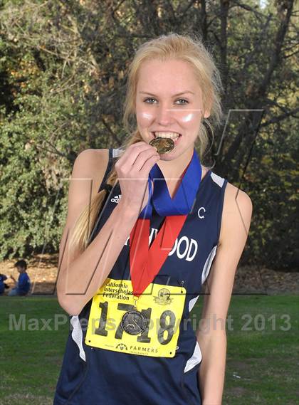 Thumbnail 2 in CIF State Cross Country Championships (Girls Awards) photogallery.