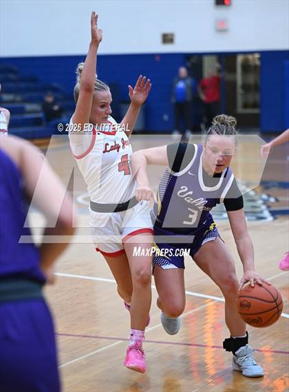 Thumbnail 2 in Valley vs South Webster (OHSAA Division VI Sectional) photogallery.