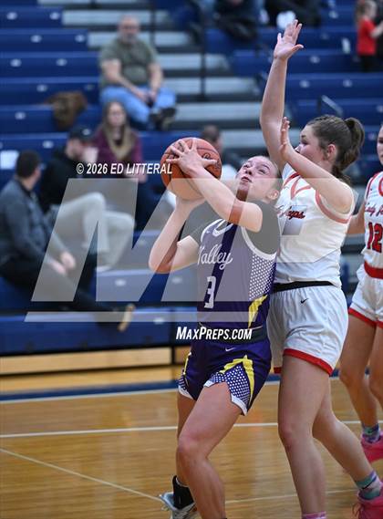 Thumbnail 1 in Valley vs South Webster (OHSAA Division VI Sectional) photogallery.