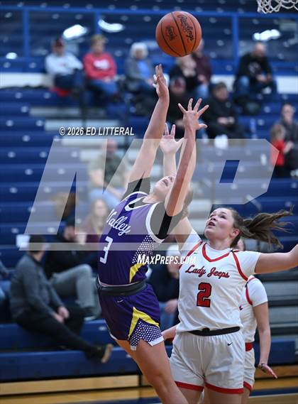 Thumbnail 2 in Valley vs South Webster (OHSAA Division VI Sectional) photogallery.
