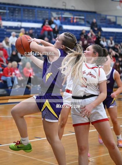 Thumbnail 3 in Valley vs South Webster (OHSAA Division VI Sectional) photogallery.