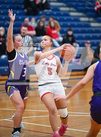 Thumbnail 1 in Valley vs South Webster (OHSAA Division VI Sectional) photogallery.