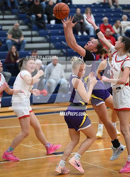Thumbnail 2 in Valley vs South Webster (OHSAA Division VI Sectional) photogallery.