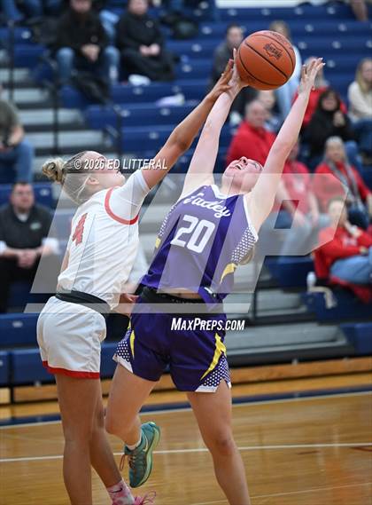 Thumbnail 3 in Valley vs South Webster (OHSAA Division VI Sectional) photogallery.