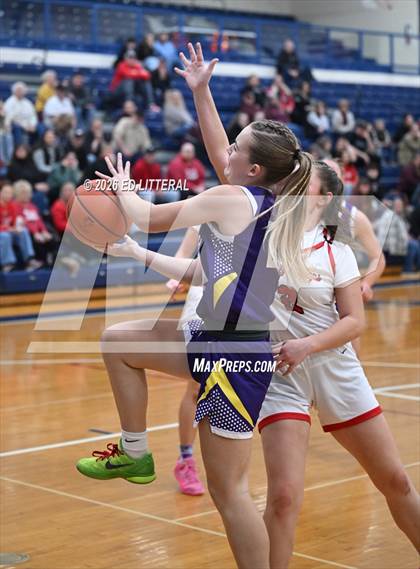 Thumbnail 2 in Valley vs South Webster (OHSAA Division VI Sectional) photogallery.