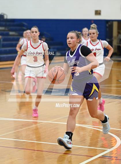 Thumbnail 3 in Valley vs South Webster (OHSAA Division VI Sectional) photogallery.
