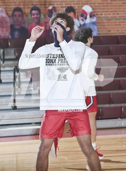 Thumbnail 2 in Archbishop Stepinac vs Iona Prep (Brother Stoldt Best of 7 Series) photogallery.