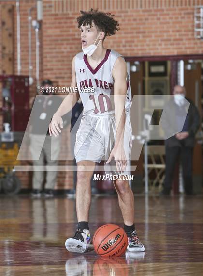 Thumbnail 3 in Archbishop Stepinac vs Iona Prep (Brother Stoldt Best of 7 Series) photogallery.