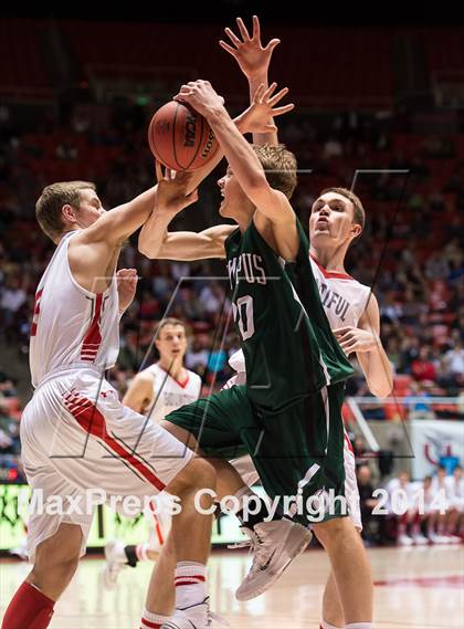 Thumbnail 2 in Bountiful vs. Olympus (UHSAA 4A Semifinal) photogallery.