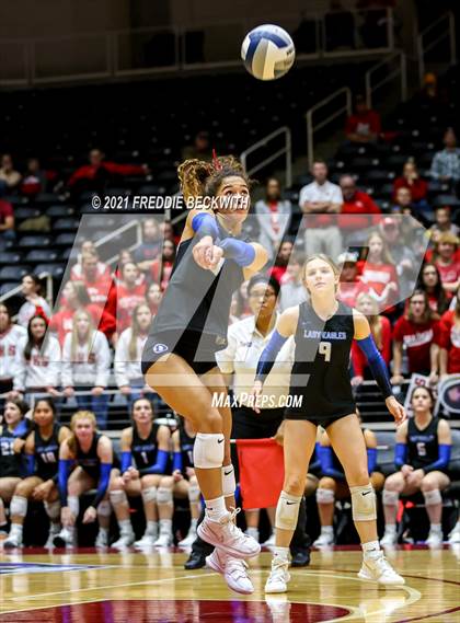 Thumbnail 2 in Bellville vs. Decatur (UIL Volleyball 4A Semi-Finals)  photogallery.