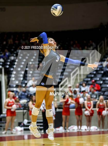 Thumbnail 2 in Bellville vs. Decatur (UIL Volleyball 4A Semi-Finals)  photogallery.
