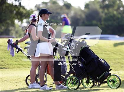 Thumbnail 3 in UIL 2A Golf State Championship photogallery.