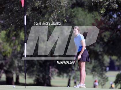 Thumbnail 2 in UIL 2A Golf State Championship photogallery.