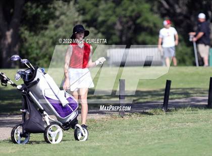 Thumbnail 3 in UIL 2A Golf State Championship photogallery.