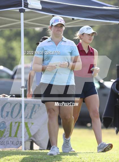 Thumbnail 2 in UIL 2A Golf State Championship photogallery.