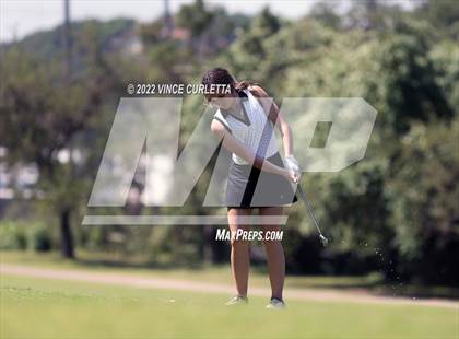 Thumbnail 2 in UIL 2A Golf State Championship photogallery.