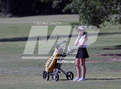 Thumbnail 3 in UIL 2A Golf State Championship photogallery.