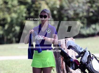Thumbnail 2 in UIL 2A Golf State Championship photogallery.