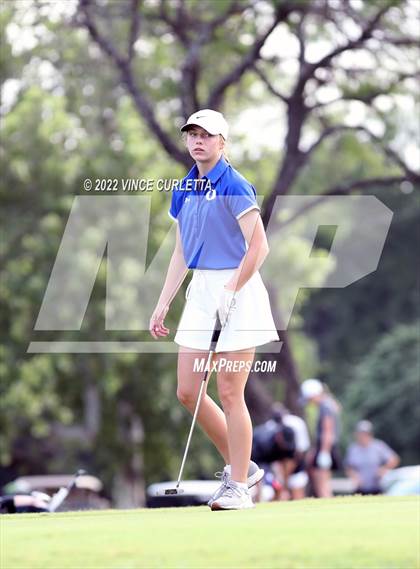 Thumbnail 2 in UIL 2A Golf State Championship photogallery.