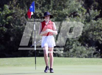 Thumbnail 3 in UIL 2A Golf State Championship photogallery.