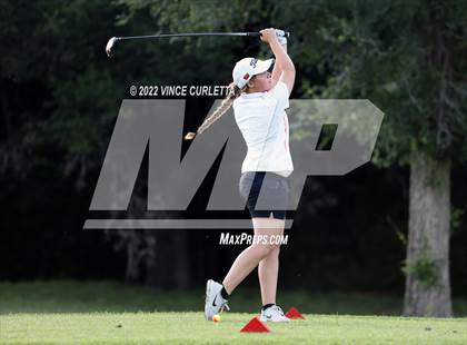 Thumbnail 2 in UIL 2A Golf State Championship photogallery.