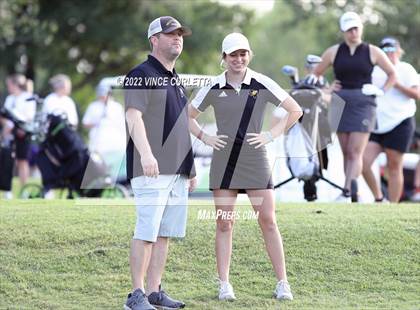 Thumbnail 3 in UIL 2A Golf State Championship photogallery.