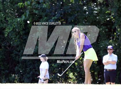 Thumbnail 3 in UIL 2A Golf State Championship photogallery.